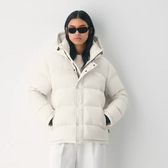 Aritzia The Super Puff Climatte in Matte Pearl Premium Down Puffer